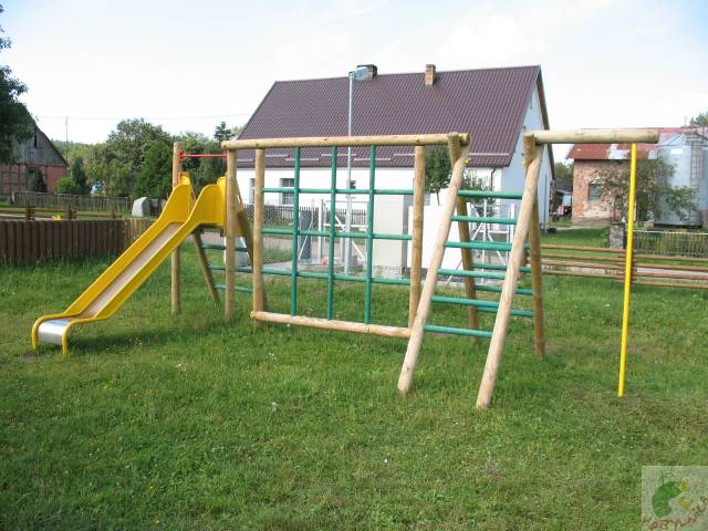 Budowa placu zabaw w miejscowości Żelkówko - etap I