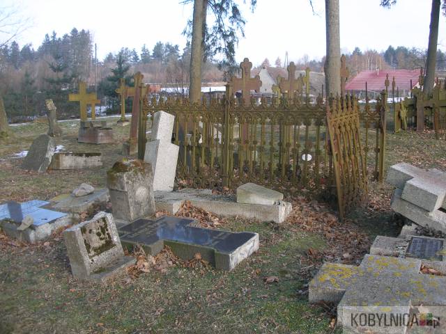 Cmentarz ewangelicki  w Lubuniu.