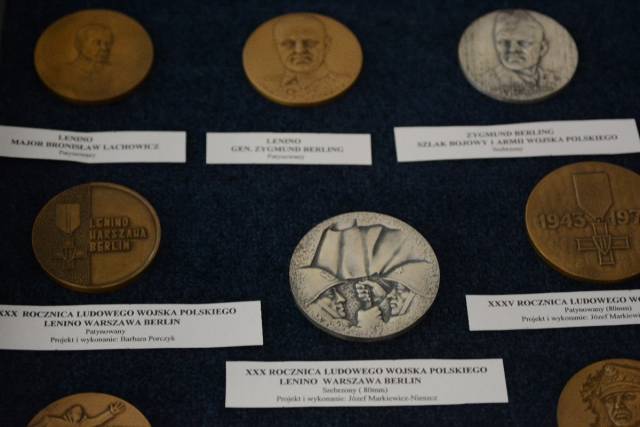 Historia kilku dekad w medalierskich zbiorach